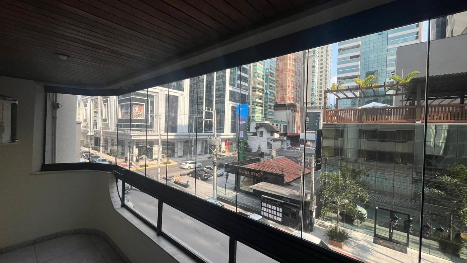 Apartamento Na Melhor Localizacao Da Meia Praia Itapema Exterior photo
